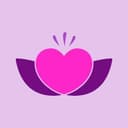 Logo de l'entreprise Céline Captin - Racines Incarnées, il représente un lotus avec un cœur au centre, entouré de 2 feuilles. 